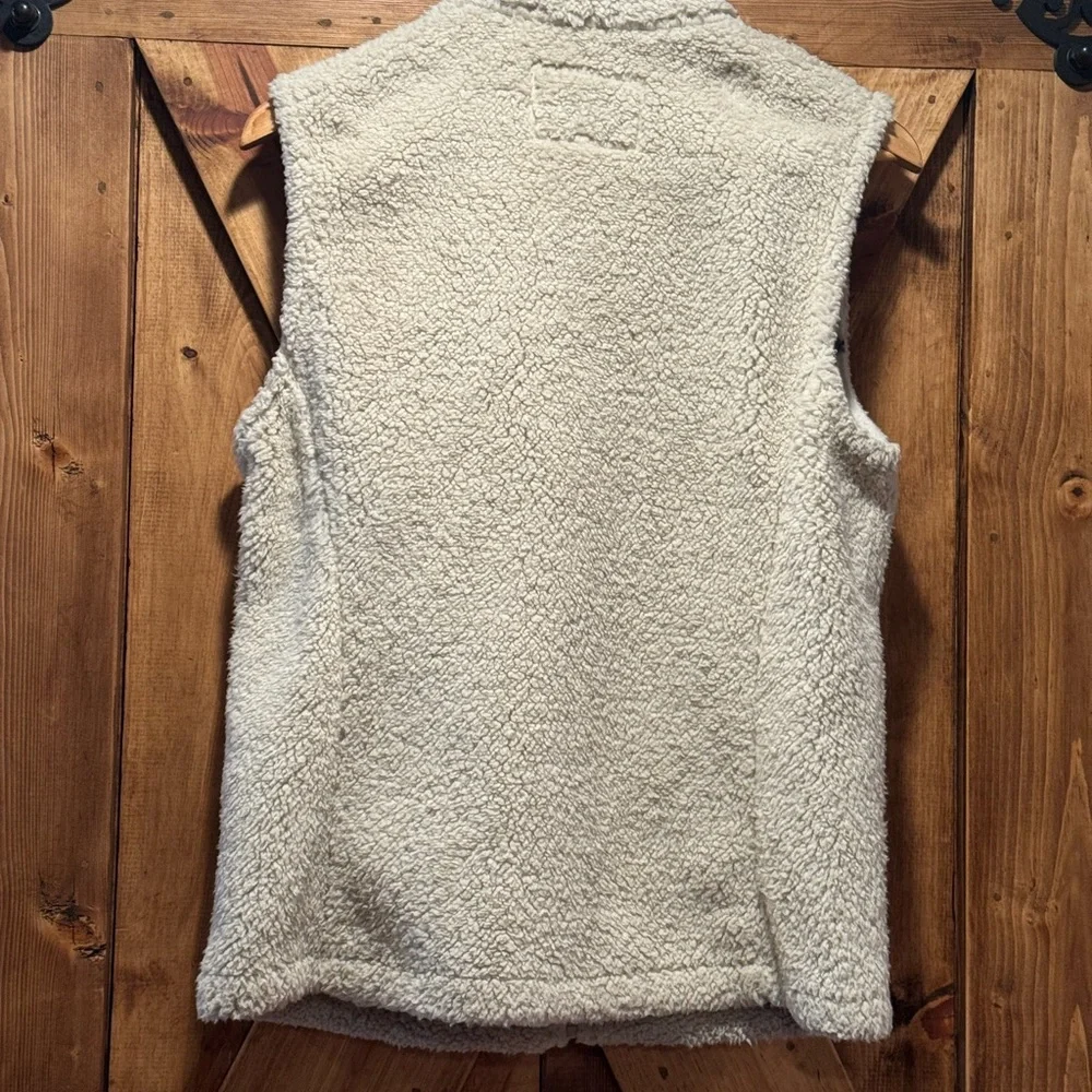 Women's Cream Sherpa Vest - Picture 2 of 5